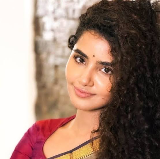 Actress anupama